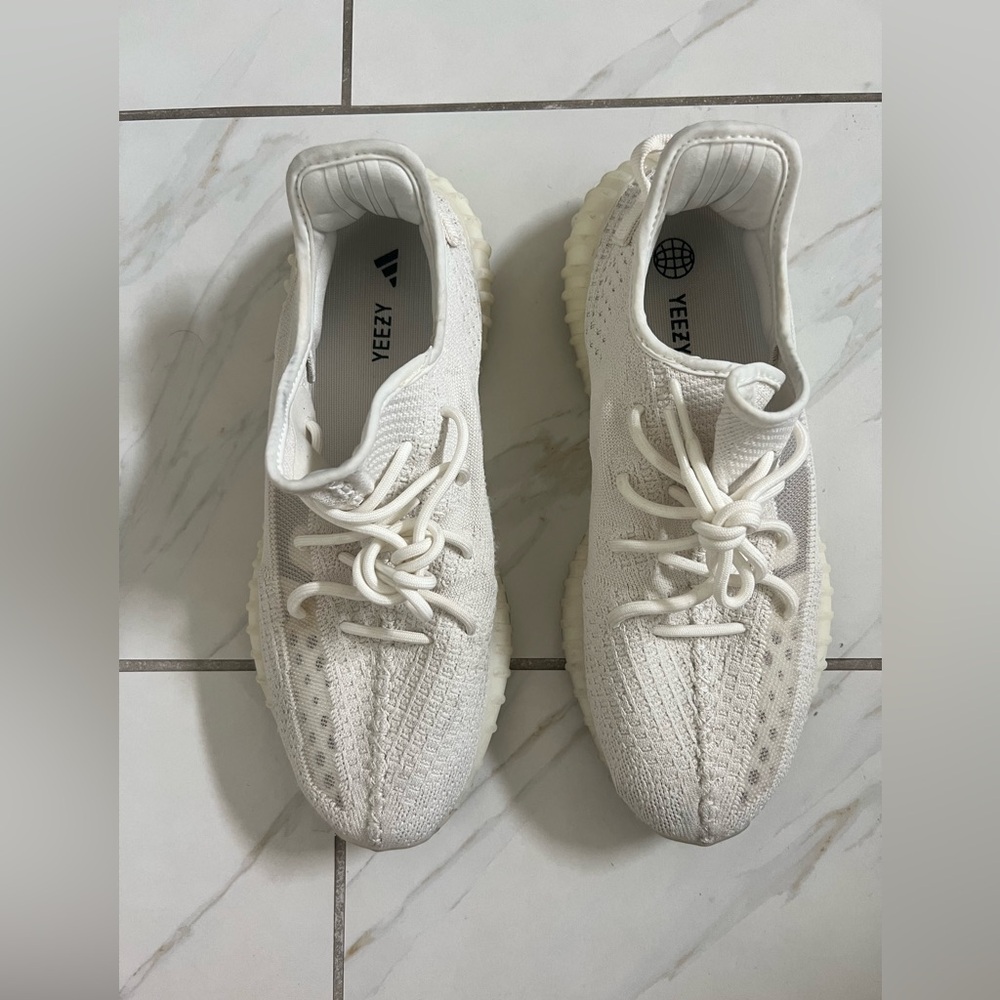YEEZY BOOST 350 V2